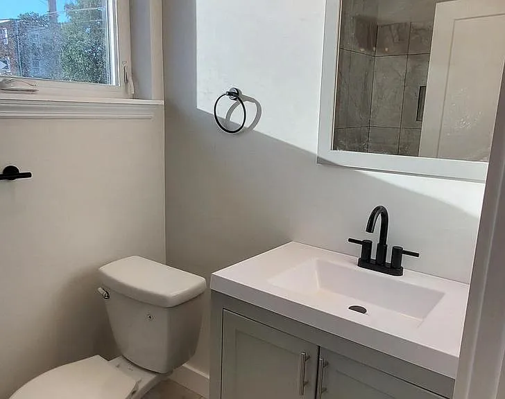 536 W Huntingdon St #1 — Photo 6