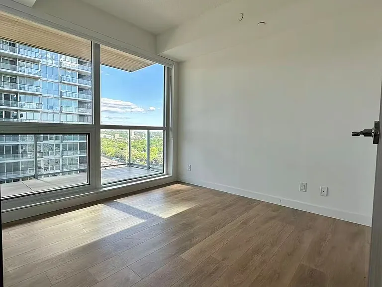 27 McMahon Dr #1701 — Photo 7