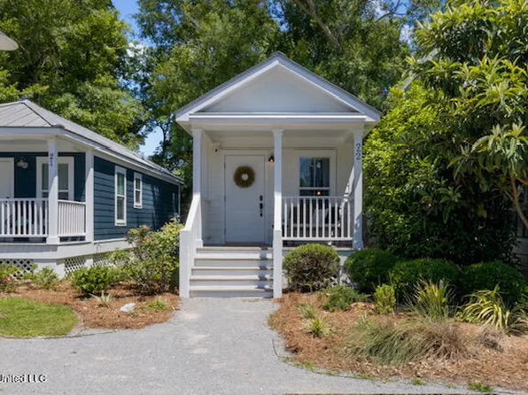 2207 Government St #22, Ocean Springs, MS 39564