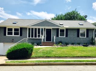 73 N Washington Ave, Colonia, NJ 07067