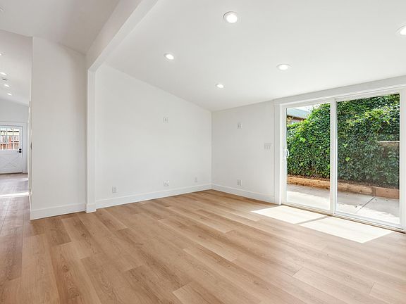 5th image of 1077 Stanford Ave