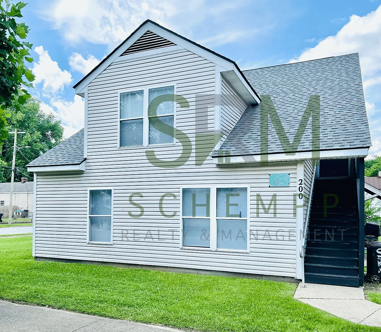 Updated 2 bedroom apartment in Portland-Section 8 accepted *$200 Amazon Gift Card at Lease Signing!* — Photo 2