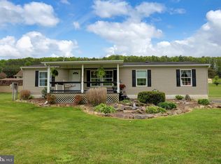 19 Red Fox Ln, Millerstown, PA 17062