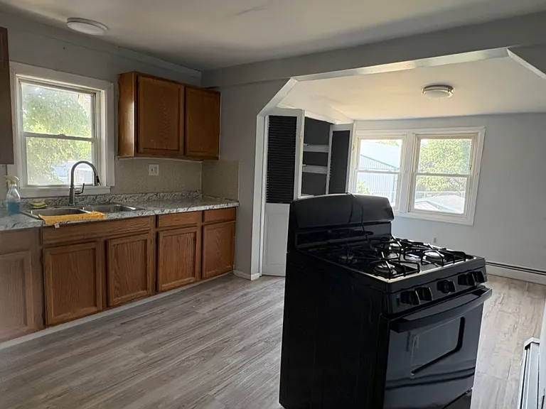 208 Main St #B — Photo 7