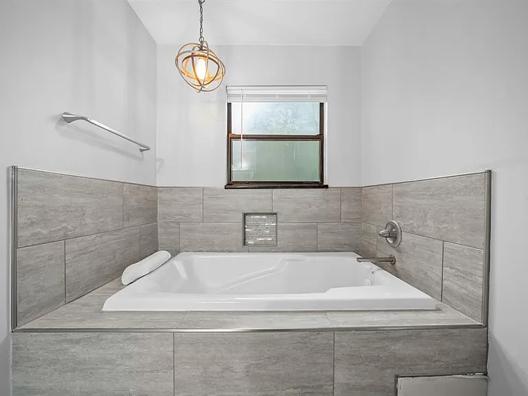 8025 SW 47th Ct — Photo 16