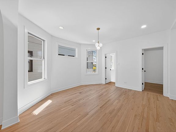 5th image of 716 S 7th Ave