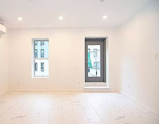 3rd image of 115 W 136th St #4D