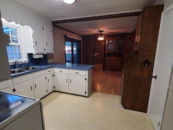 5th image of 101-101 Susan Ave