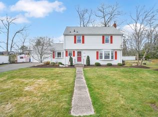 18 Wildwood Rd, Cromwell, CT 06416