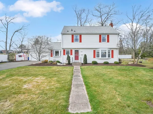 18 Wildwood Road, Cromwell, CT 06416