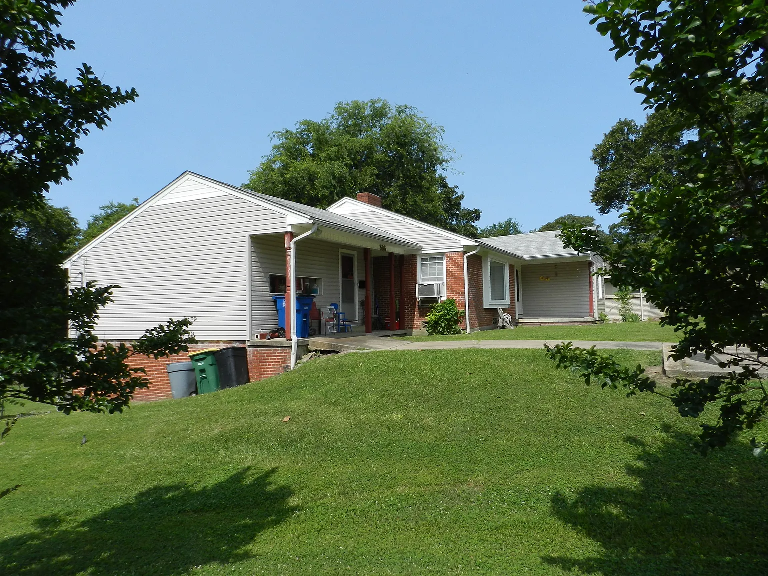 366 Goshen - A — Photo 2