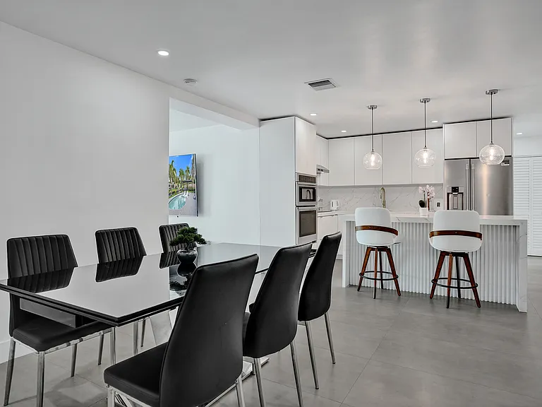 4480 SW 34th Dr — Photo 24