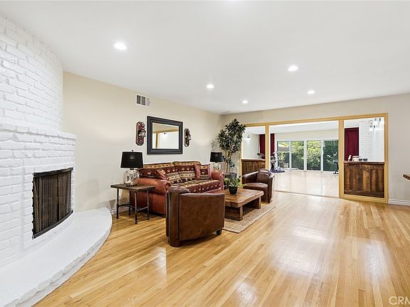 5th image of 13616 Delano St