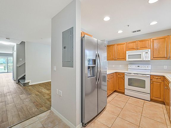 4th image of 9455 Ivy Brook Run APT 1008