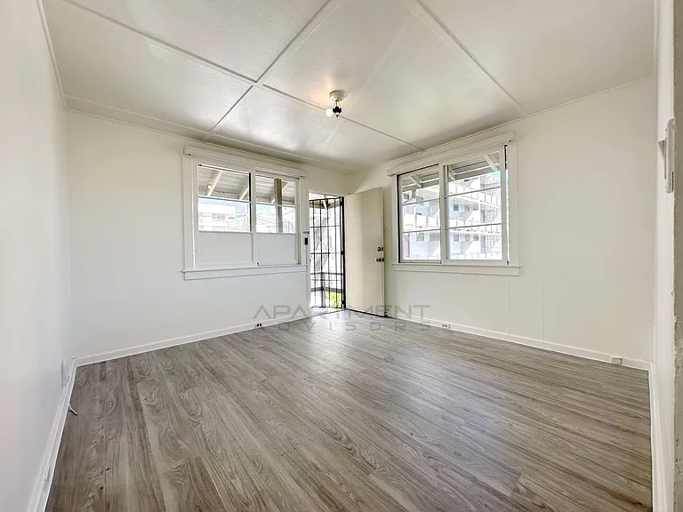 1089 Karratti Ln — Photo 4