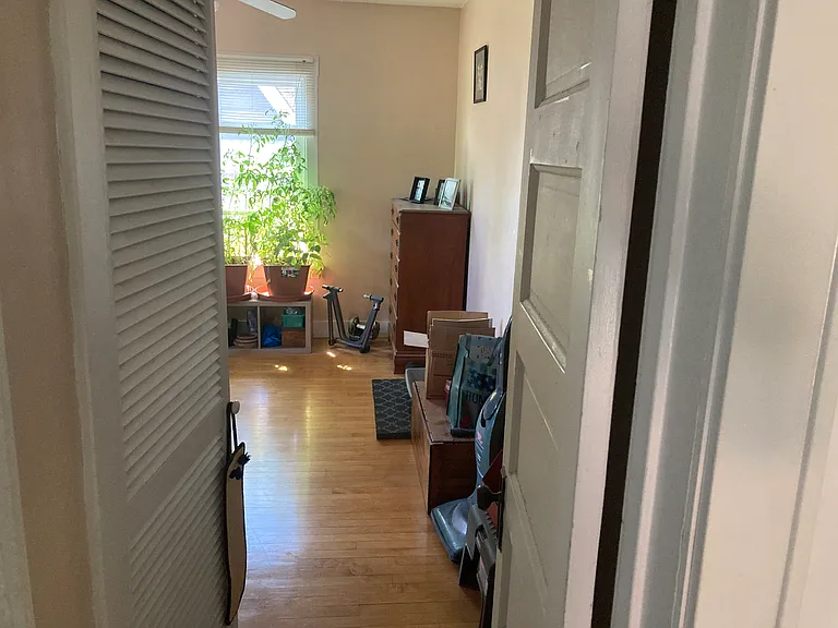 1823 E Marion St — Photo 14