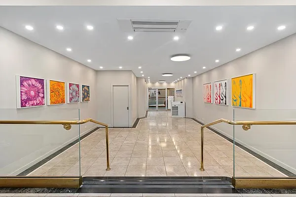 Rented by R New York | media 17