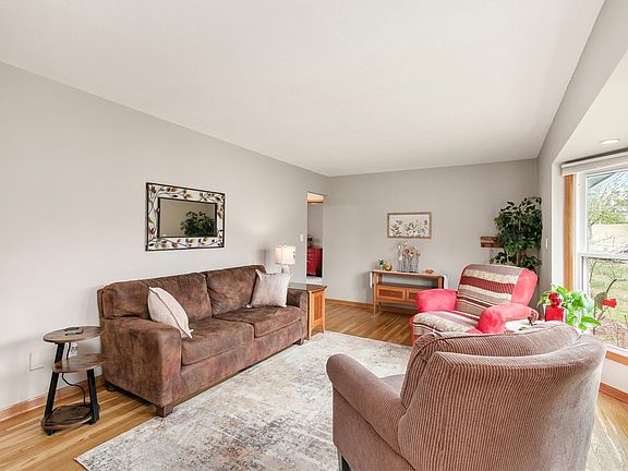 3rd image of 4133 52nd St