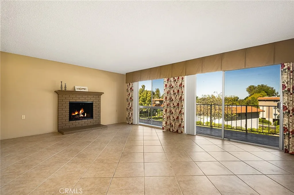 2 bed, 1057 sqft, $2,750 — Photo 4