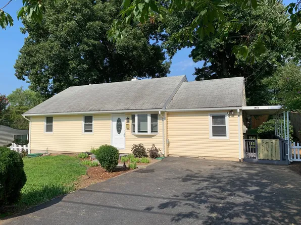 1803 Anderson Rd, Falls Church, VA 22043