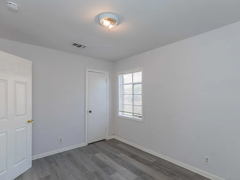 2706B Curtis Dr — Photo 9