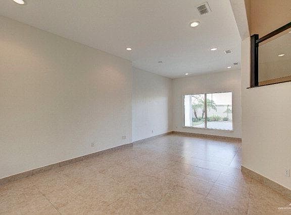 2nd image of 2425 Summer Breeze Rd