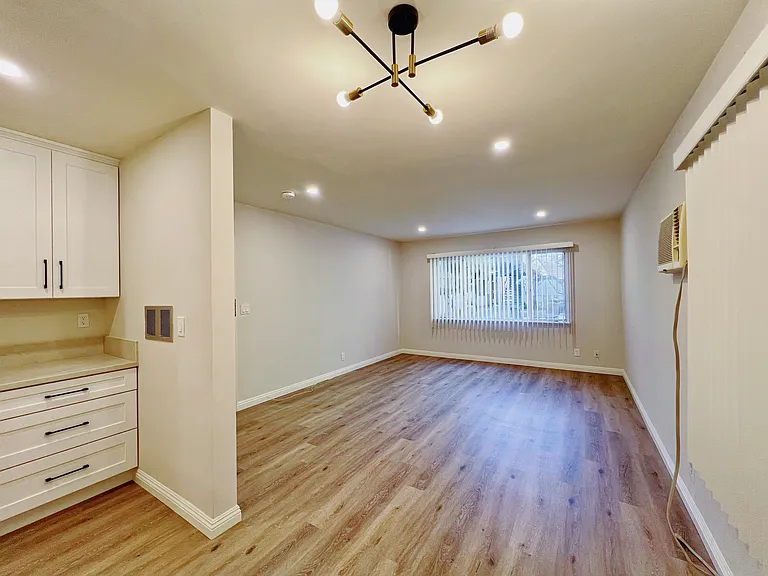 231 S Hudson Ave #15 — Photo 13