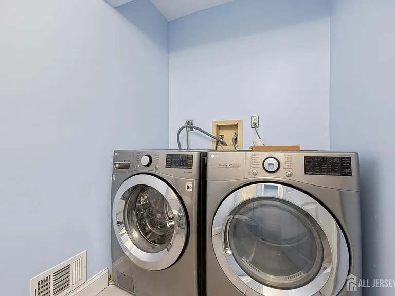 1609 Mulberry Ct — Photo 34