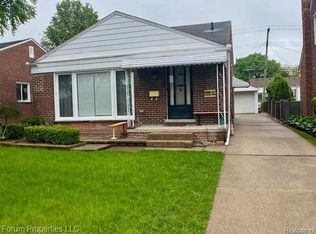 1805 Walnut St, Dearborn, MI 48124