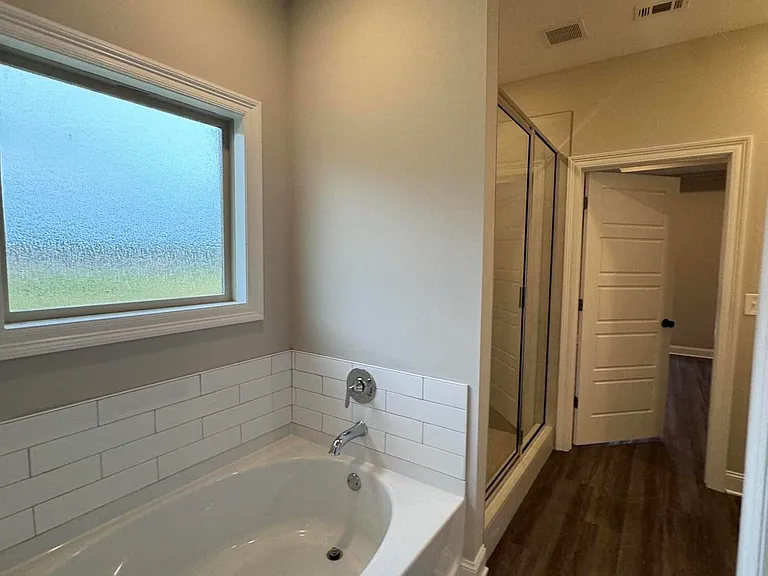 706 Kathleen Way — Photo 16