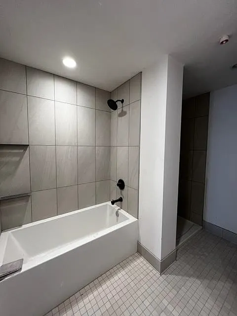 Studio, 1.0 bath, 870 sqft, $1,000 — Photo 3