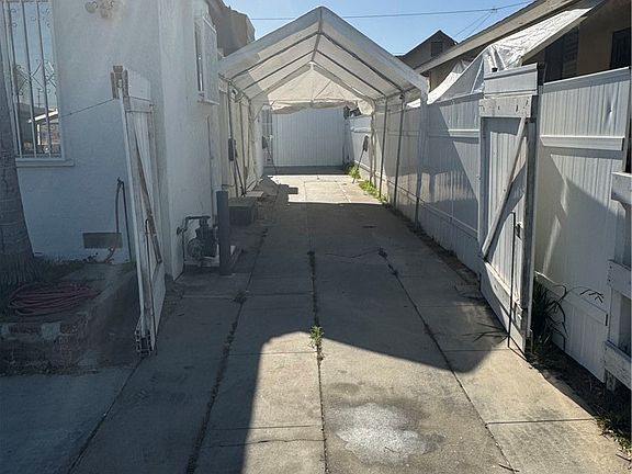 3rd image of 737 Brady Ave
