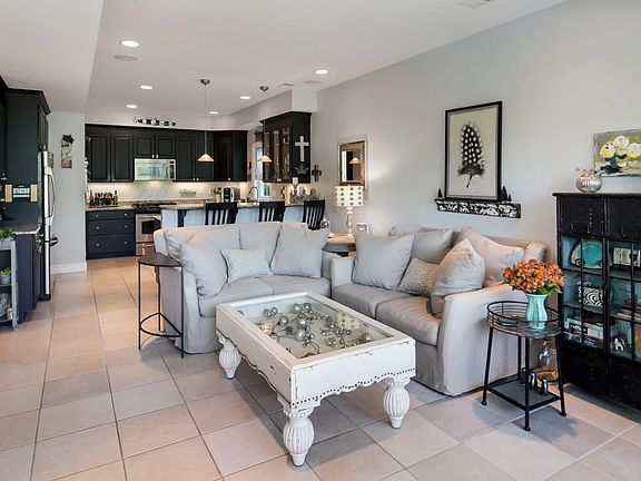 5th image of 239 Midtown Dr #20