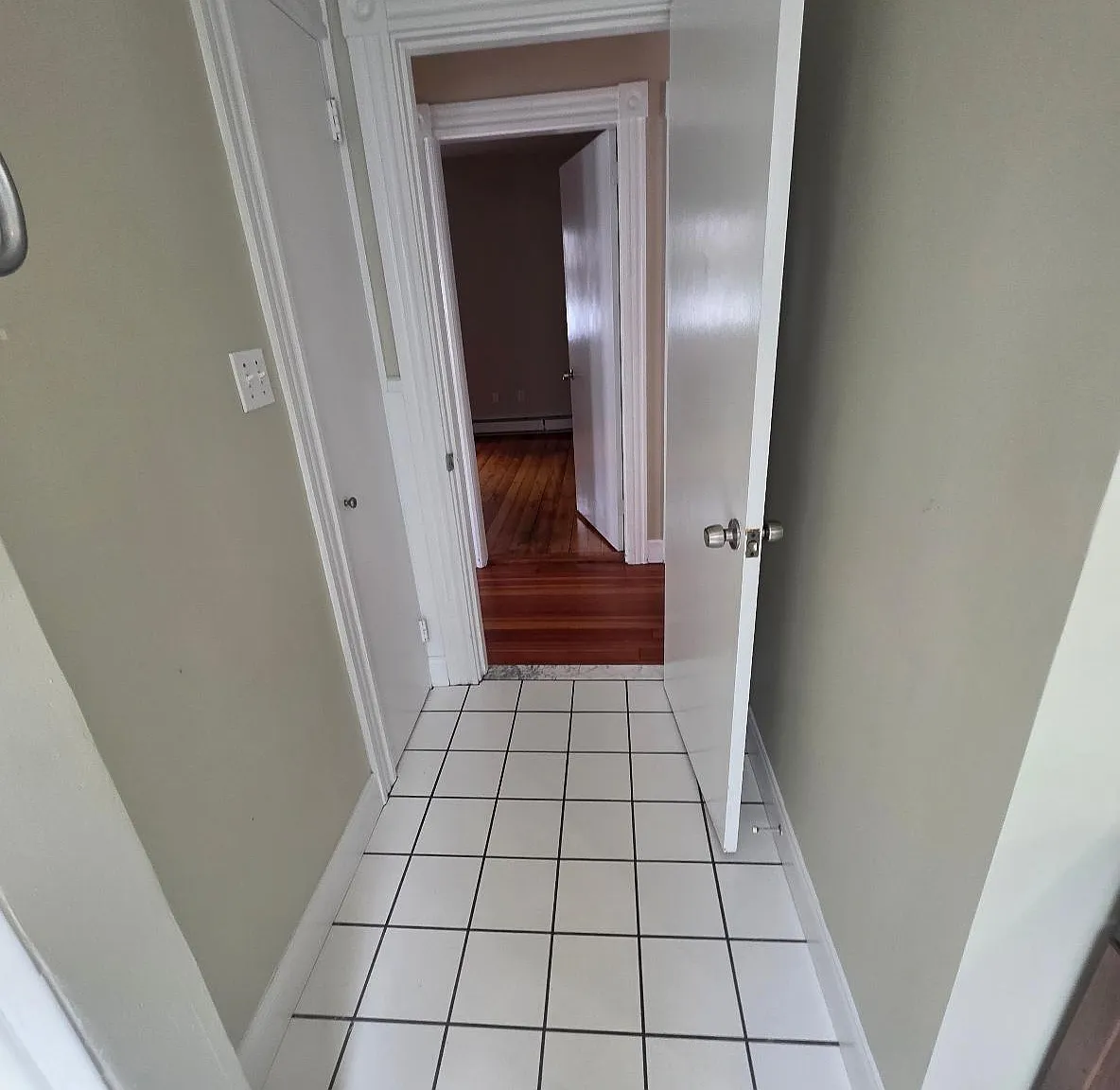 2 bed, 1000 sqft, $1,300 — Photo 4