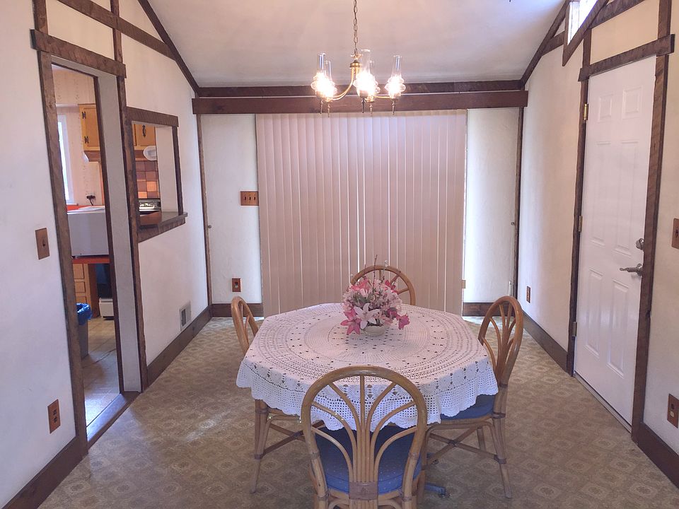 Spacious Dining Room