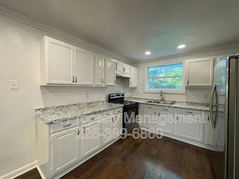 9642 Lewis St — Photo 6