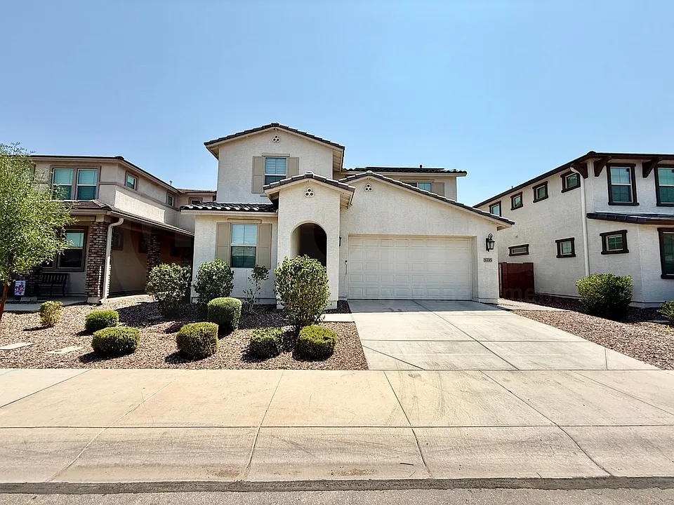 5735 S Parkwood