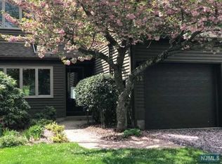 32 N Bayard Ln, Mahwah, NJ 07430