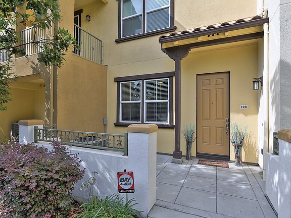 2nd image of 728 Messina Gardens Ln