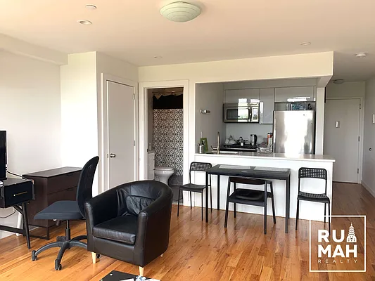 Rented by Rumah Realty Inc | media 9