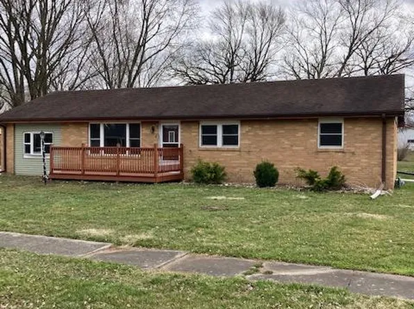 3850 El Camino Dr, Kankakee, IL 60901