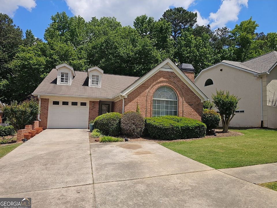 1st image of 165 Stratford Way