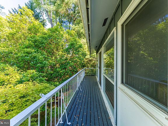 5th image of 9812 Betteker Ln