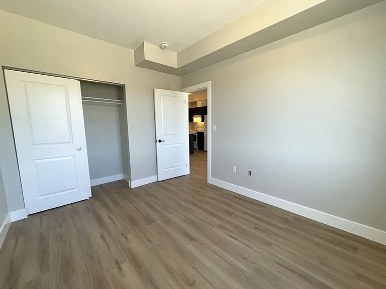 61 Thompsons Rd W — Photo 23