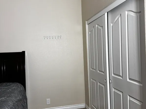 7323 Smoke Tree Rd, Phelan, CA 92371