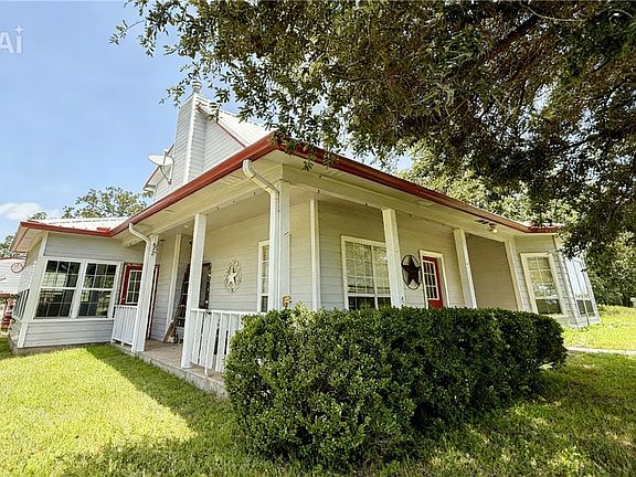 2nd image of 2431 Private Road 2010