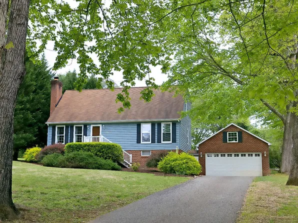 1002 Oxford Point Rd, Lynchburg, VA 24502