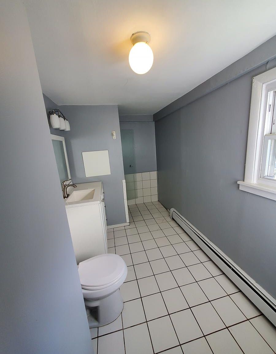 66 Coyle Ave FLOOR 3, Pawtucket, RI 02860 Zillow