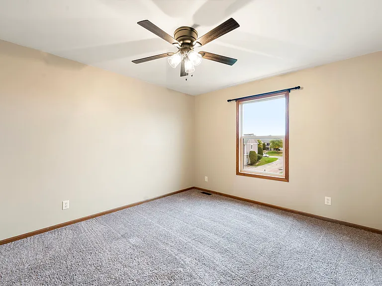 1477 Stonefield Dr — Photo 13