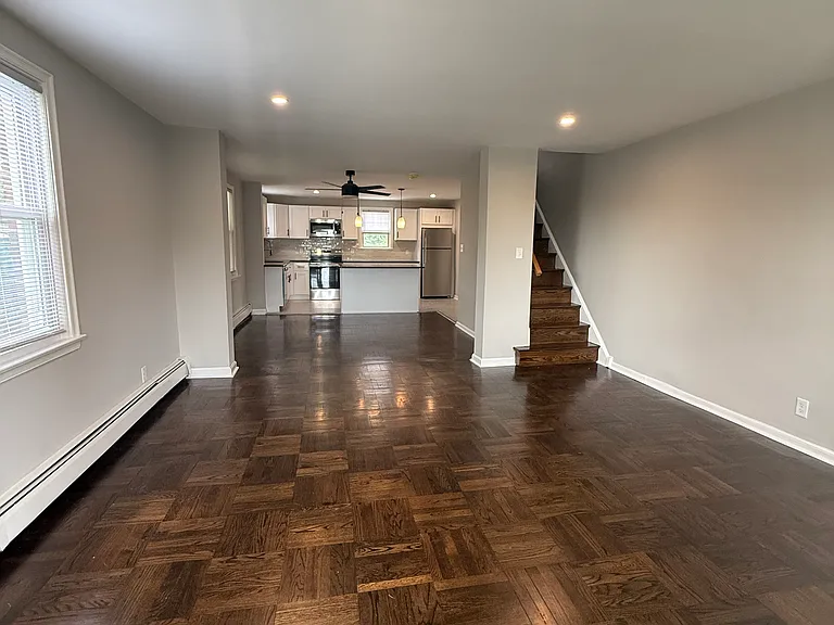 577 Acorn St — Photo 3